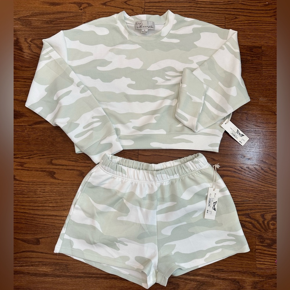 NWT Vintage Havana Light Camo Matching Set